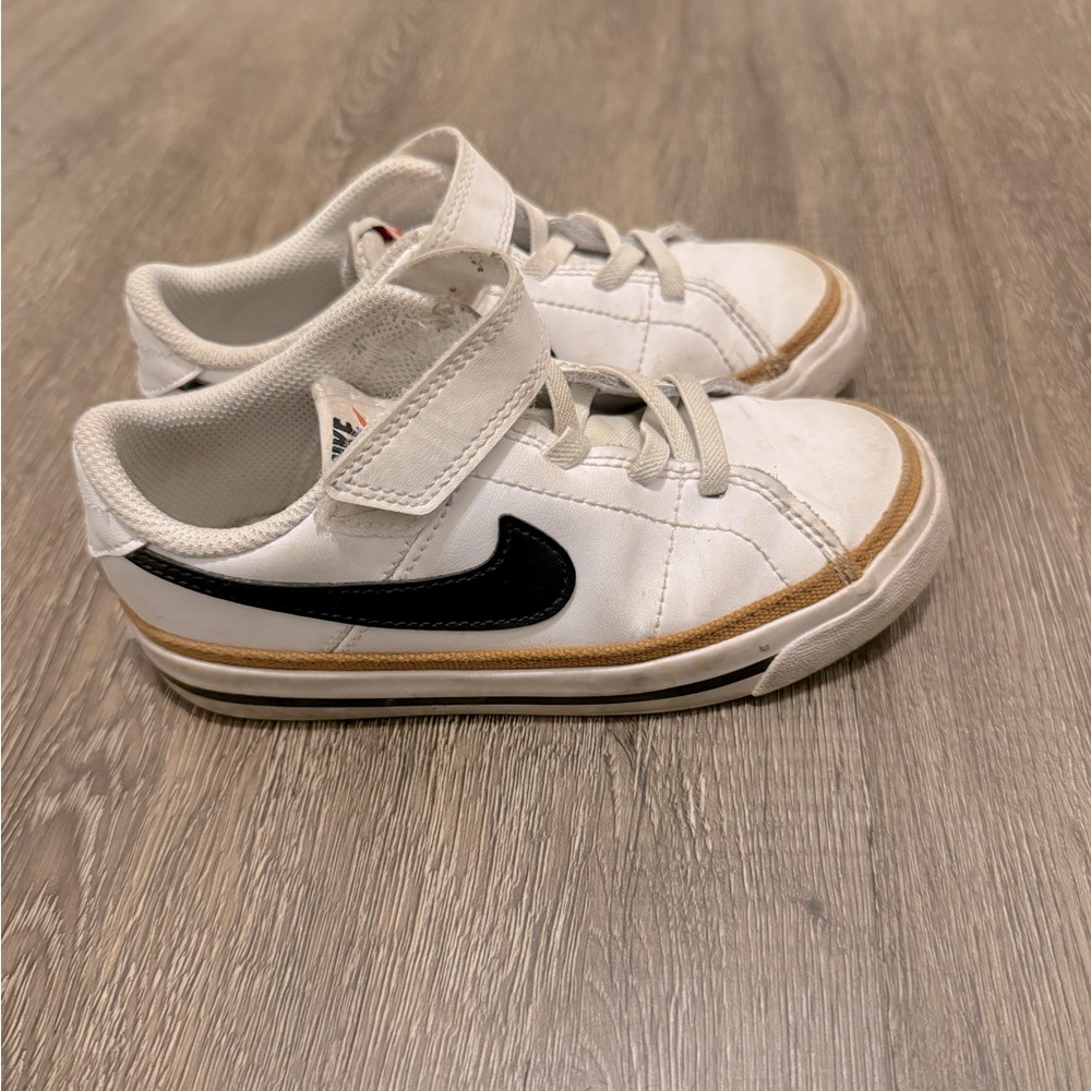 Nike Legacys 10c EUC
